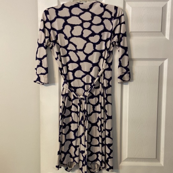 Diane Von FURSTENBERG Dress size 4 excellent condition length 35” - Picture 8 of 15